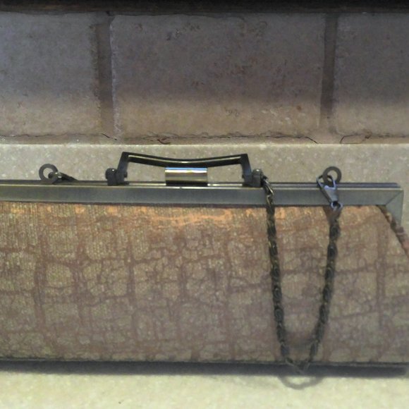 MONI COUTURE JEWELED VINTAGE HAND BAG...BEAUTIFUL AND DAINTY - Picture 3 of 8